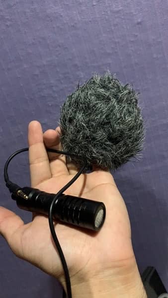 Boya MMI Professional Vlogging Mic with Stand 1