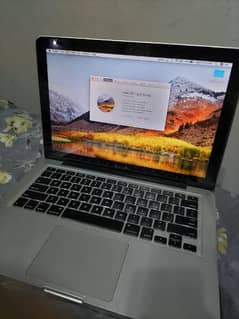 MacBook pro 10/10 condition