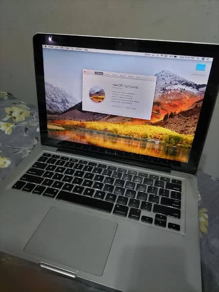 MacBook pro 10/10 condition 0