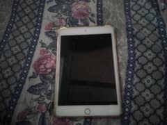 Ipad mini 5 For sale condition like brand new full Box charger. . .