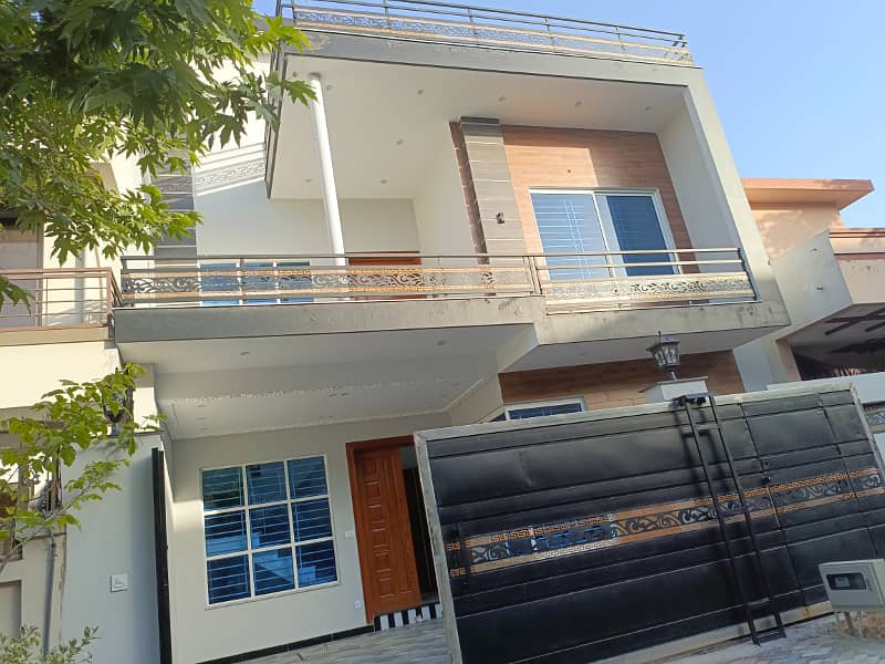 D-17, BRAND NEW HOUSE AVAILABLE 1