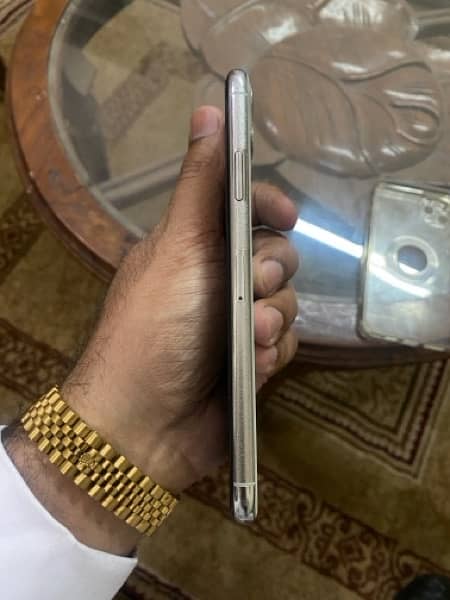 i phone 11 Pro Max 256GB PTA Approved 4