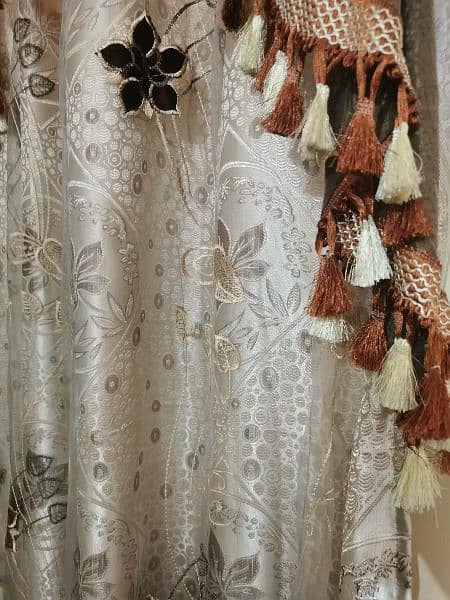 Almost new curtains, net and silk embroidered 3