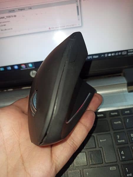 Ergonomics 2.4G Wireless Mouse 1