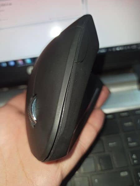 Ergonomics 2.4G Wireless Mouse 3