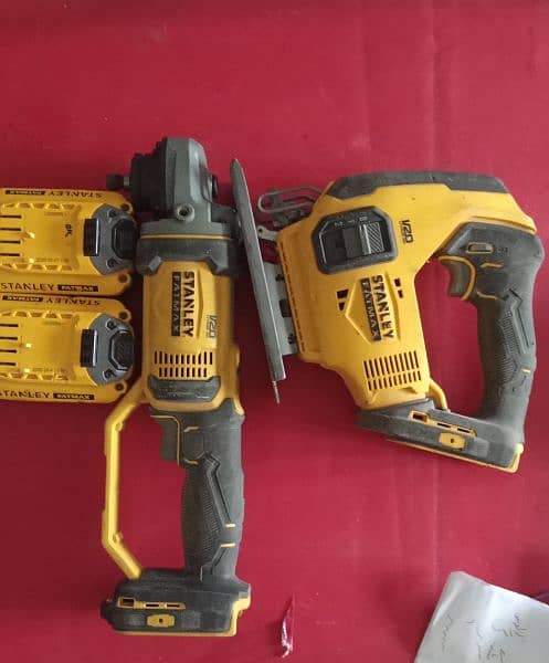 20 volt Stanley grinder and jig saw cutter with 2 battery 0