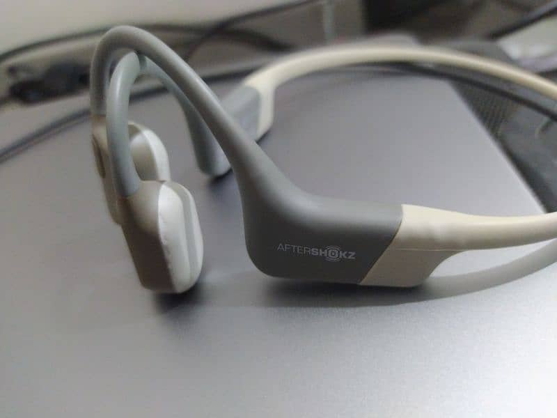 Shokz OpenRun Aftershokz Aeropex Bone Conduction Bluetooth Headphone 4