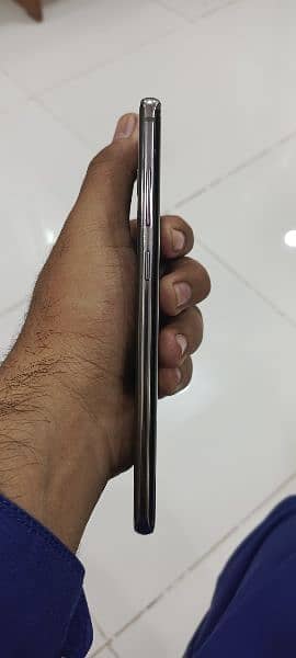 Samsung Galaxy S10 plus dual sim official approved 4