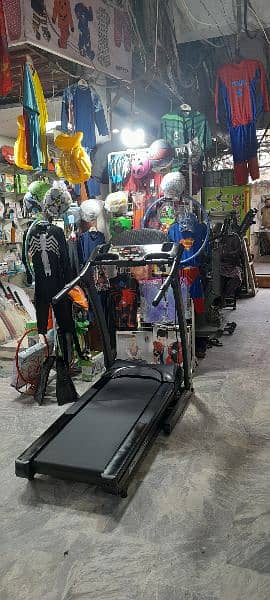 LEASURE WORKS PERFORMANCE TREADMILL 17