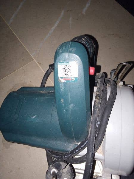 wood cutter urgent sale newly condition. . . 2