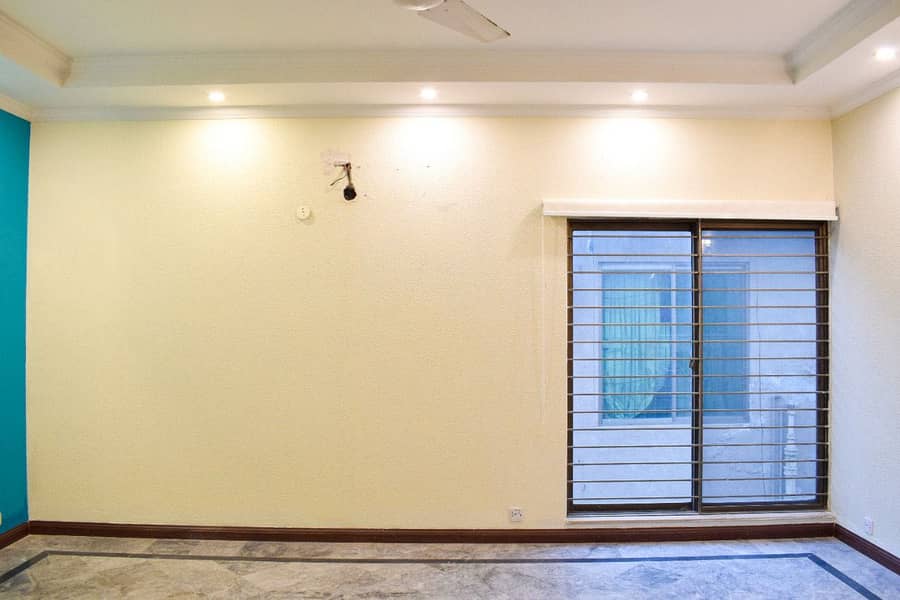 1 Bedroom semi Furnished in DHA Phase 4 At Prime Location 3