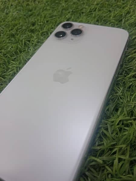 iphone 11 pro water peck non PTA 5