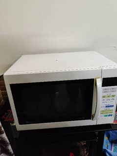 LG full size microwave oven