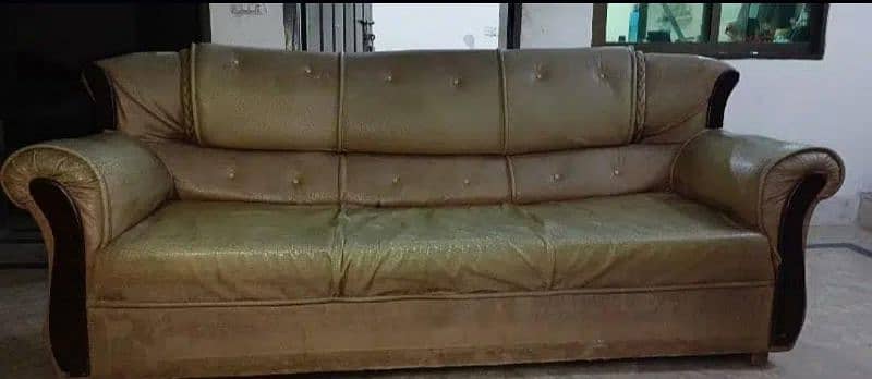 Sofa Set 5 seater Urgent Sale 0