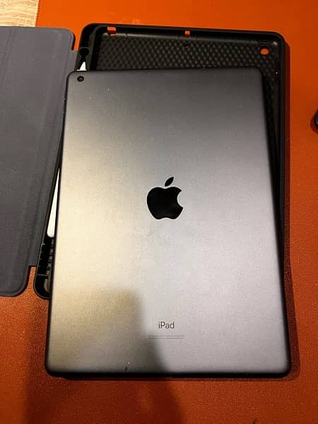 iPad 8th Gen 64GB Space Gray 9