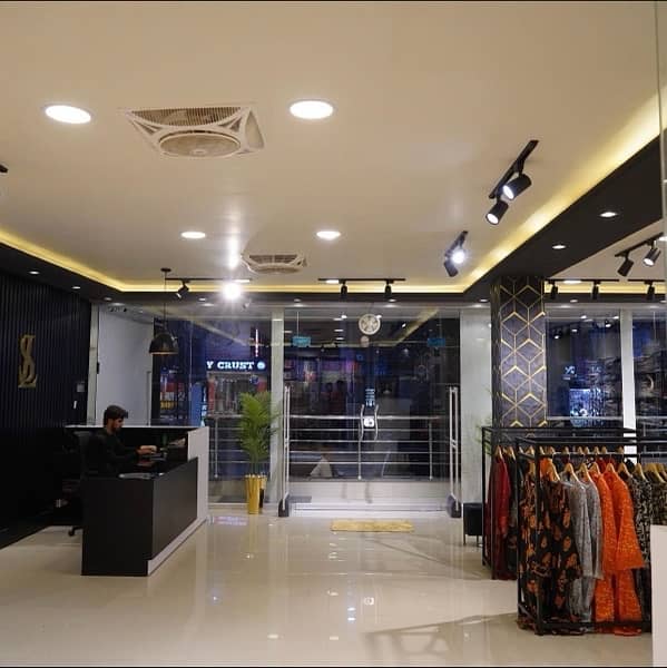 An Ultimate Clothing Fashion Shop for Rent" 1