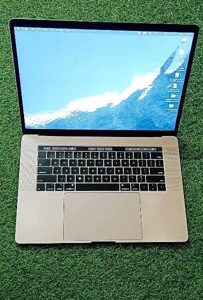Apple Macbook Pro 2017 - 15 inch 2