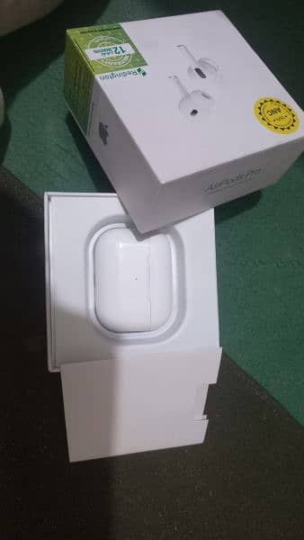 airpods pro (2nd genration) 0