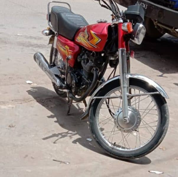 HONDA 125 NEAT AND CLEAN 0