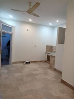 UPPER PORTION AVAILABLE FOR RENT IN MODEL COLONY NEAR KAZIMABAD jaffer bagh 0