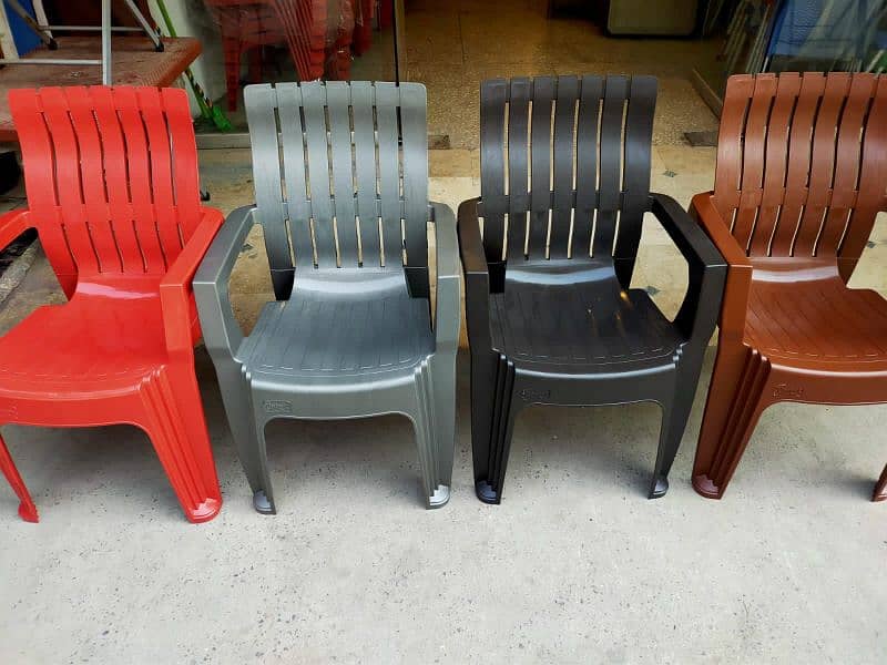 PLASTIC OUTDOOR GARDEN CHAIRS / CAFE CHAIRS AVAILABLE FOR SALE 11