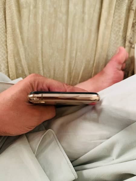 iphone xs full body condition 10/9 5