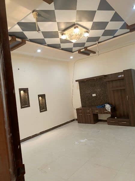 5 marla Ground floor, portion on rent near ALLAH hoo gol chakkar, kips 0