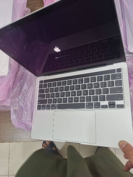 MACBOOK PRO 2020 CTO MODLE 13 INCH TOUCHBAR COR I5 Q-C 16GB 256GB 2