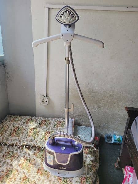 Garment Steamer with Stand 3