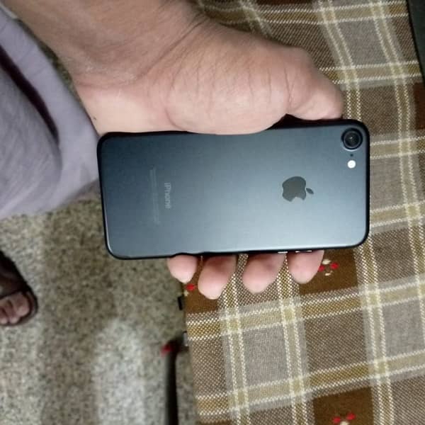 iPhone 7 water pack jv non pta 32gb storage 0