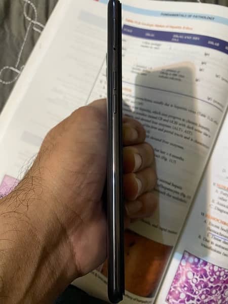 Oppo f17 pro just like new with box 3
