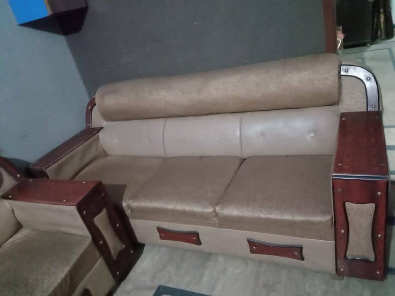 6 seater leather sofa set with free glass table 2