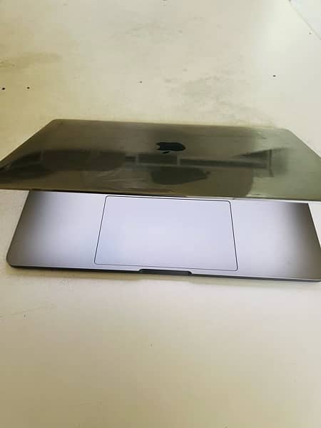 MacBook Pro 13", 2019, 8gb, 256gb, TouchBar, 1.5gb GPU 10