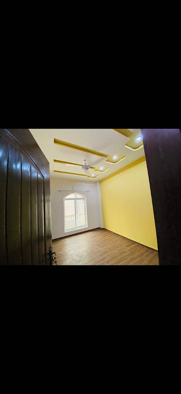 4 Marla upper portion available for rent in shadaab garden main ferozpur road Lahore 2