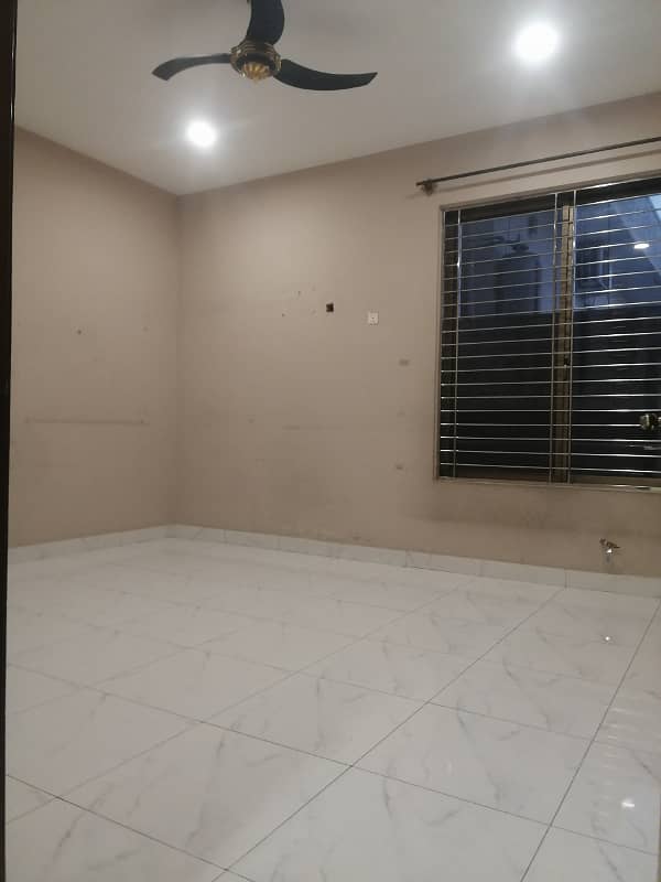 1 Kanal Upper Portion Available For Rent 8