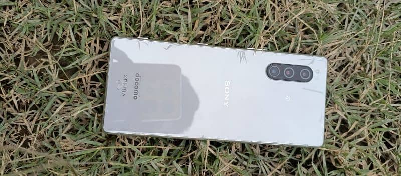 Sony Xperia 5 0