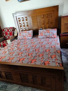 Bedset complete with dressing and side tables