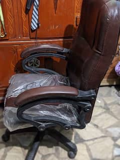Office Chair Like a New Condition Read Ad