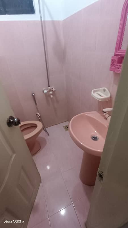 Studio Apartment For Rent Furnished 2Bed lounge 2nd floor available Muslim Comm 6
