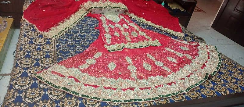 Bridal lehnga complete set ( include paras and sandal jewellery) 1