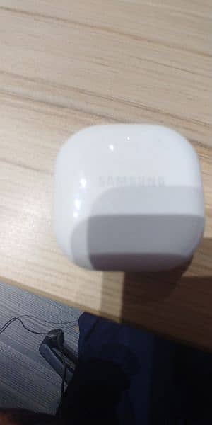 Samsung Galaxy buds 2 charging case 2