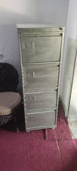 steal cabinet / file cabinet 0