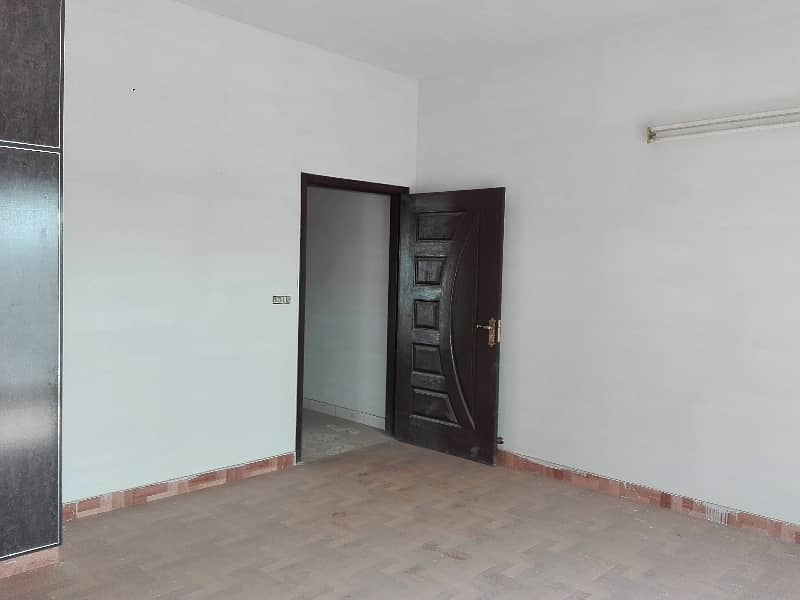 Ideal Building In Faisal Town Available For Rs. 97500000 3