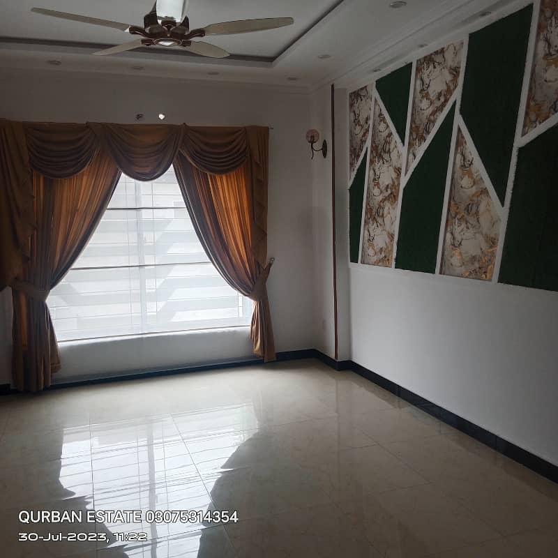 10 Marla Decent Owner Build House available for Sale in Central Park 6