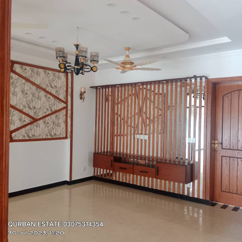 10 Marla Decent Owner Build House available for Sale in Central Park 8