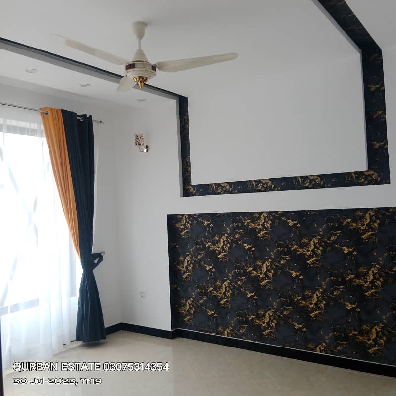 10 Marla Decent Owner Build House available for Sale in Central Park 15