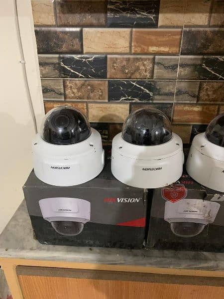 Hikvision darkfighter Ip Cameras veryfucal lense with optical zoom 3