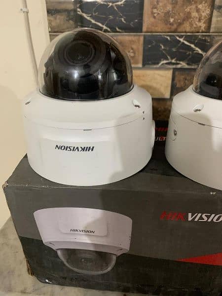 Hikvision darkfighter Ip Cameras veryfucal lense with optical zoom 7