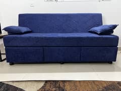 selling sofa cumbed with storage drawer brand new condition 10/10