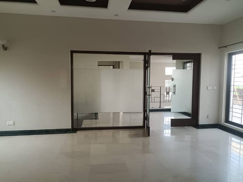 1 Kanal Beautiful House Available For Rent in Block D Phase 5 Near Park 17
